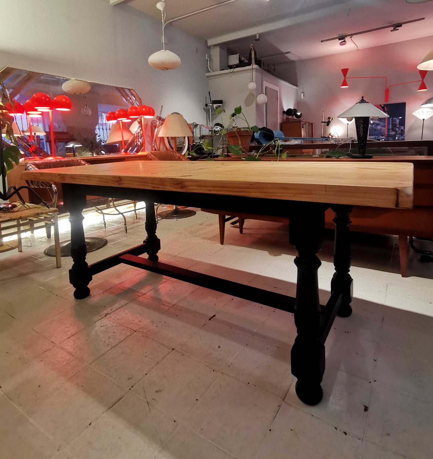 Mesa tocinera de pino