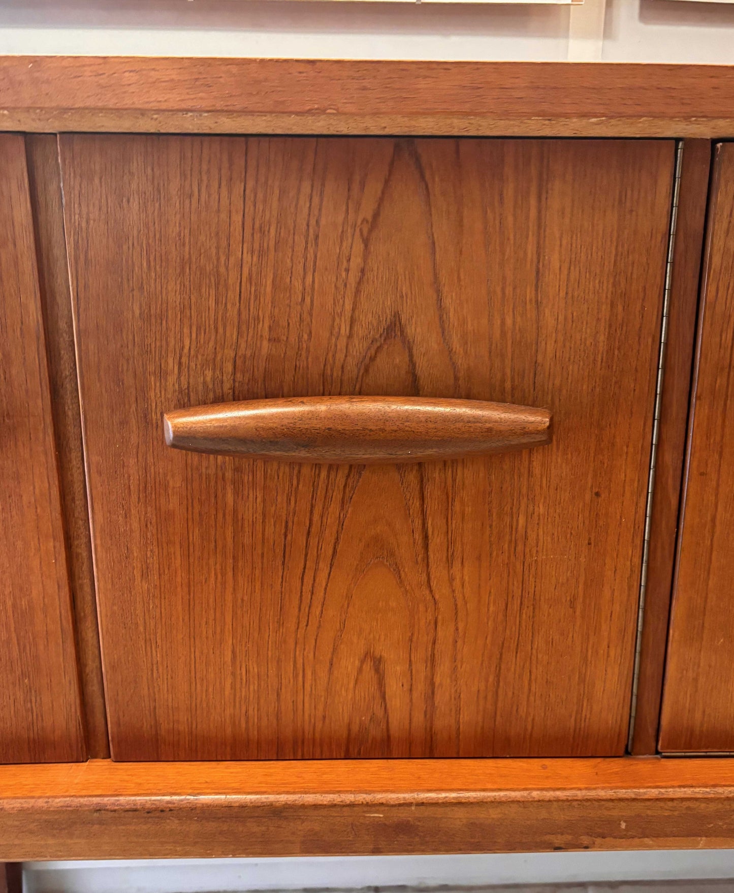 Aparador Gplan de teca, Inglaterra años 60s