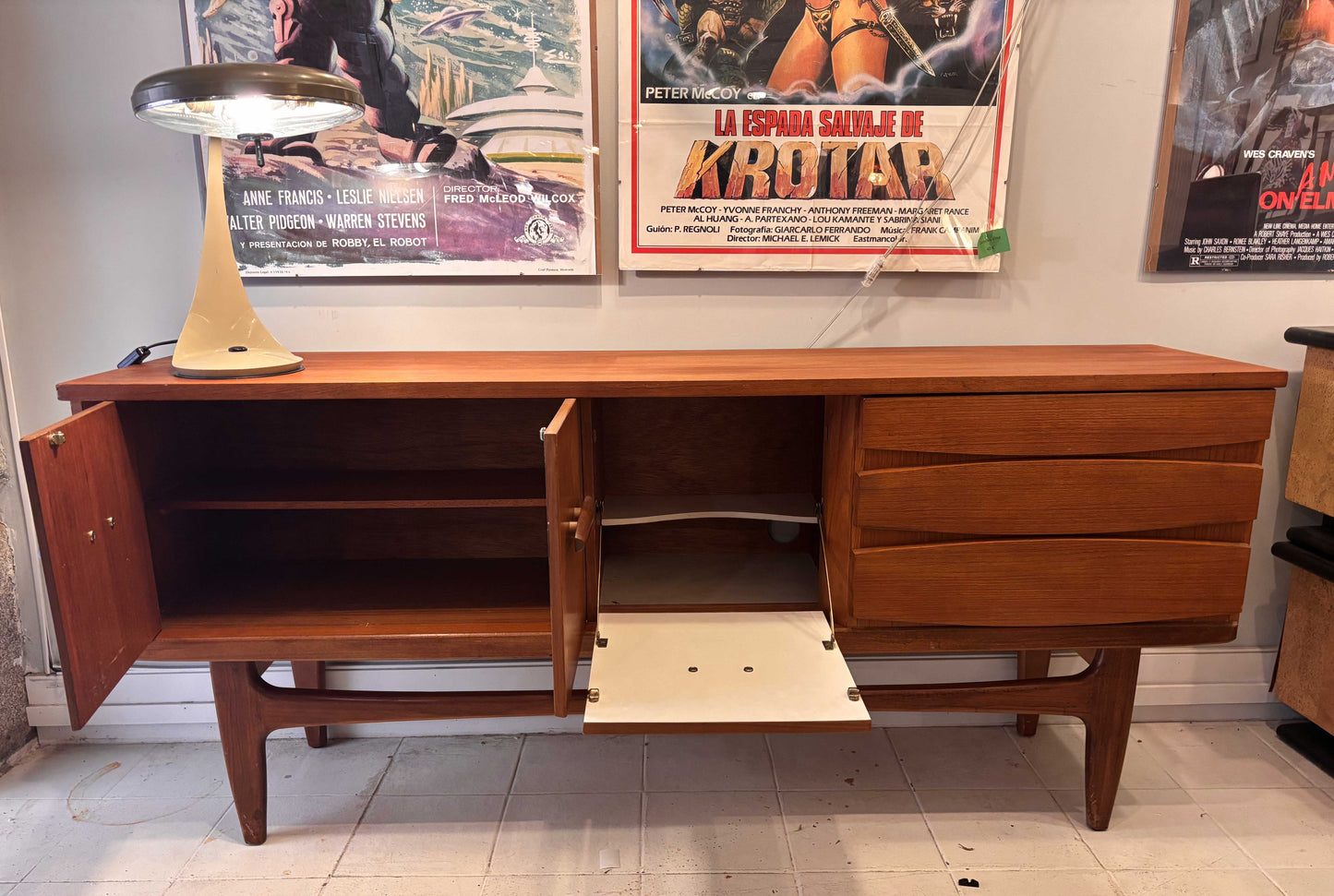 Aparador Gplan de teca, Inglaterra años 60s