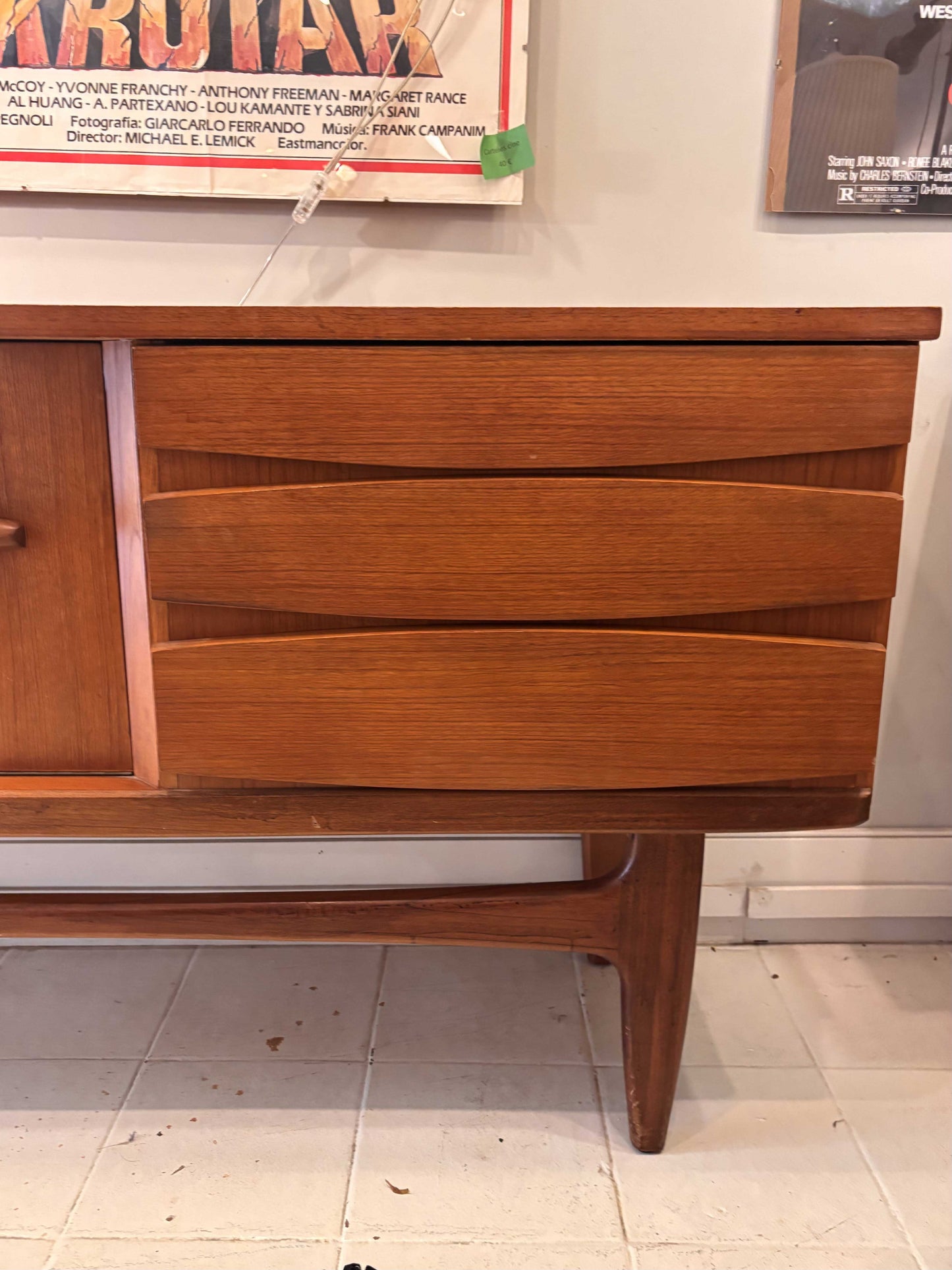 Aparador Gplan de teca, Inglaterra años 60s